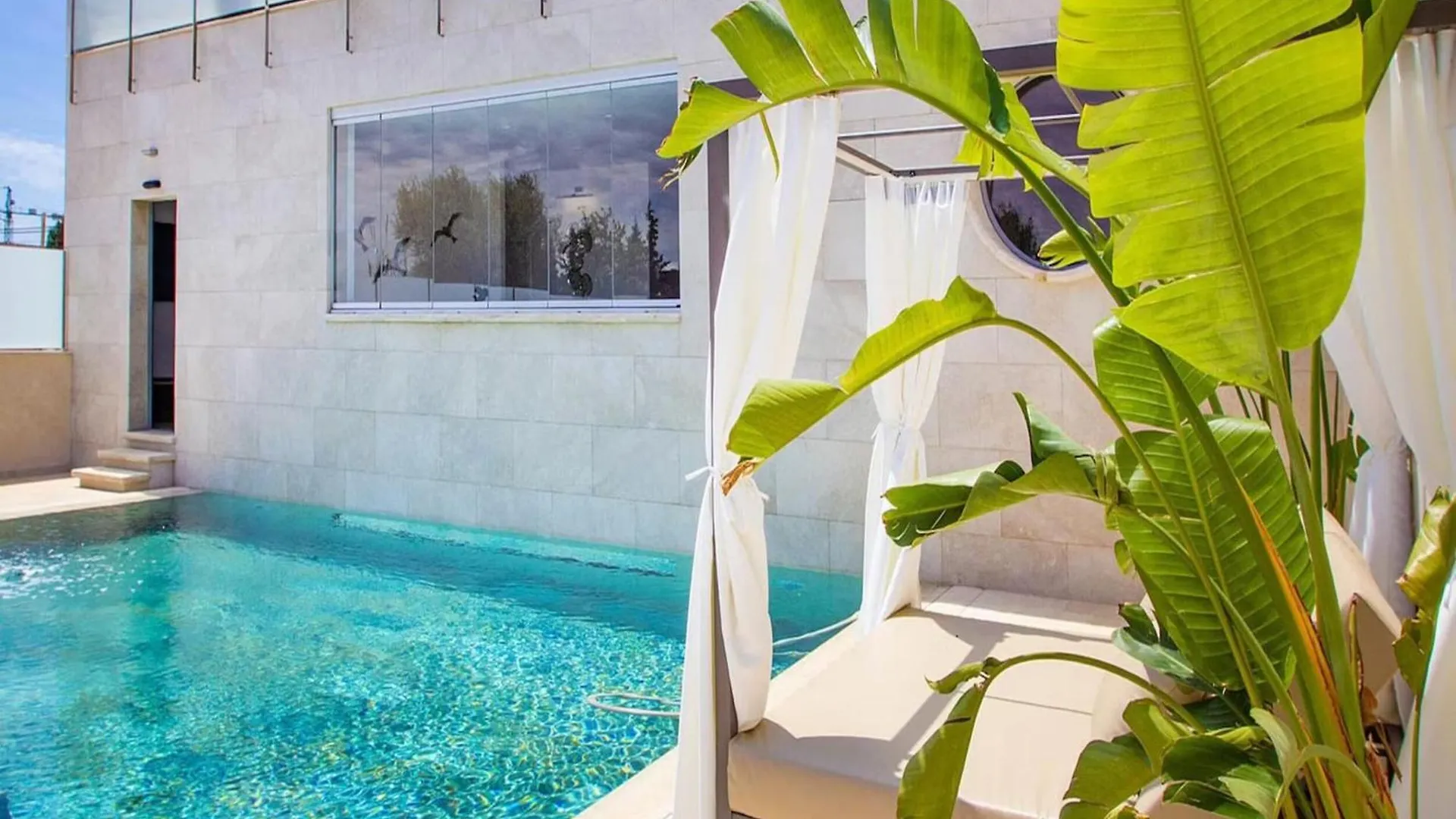 Villa With Salt Water Pool 帕爾馬 0*,