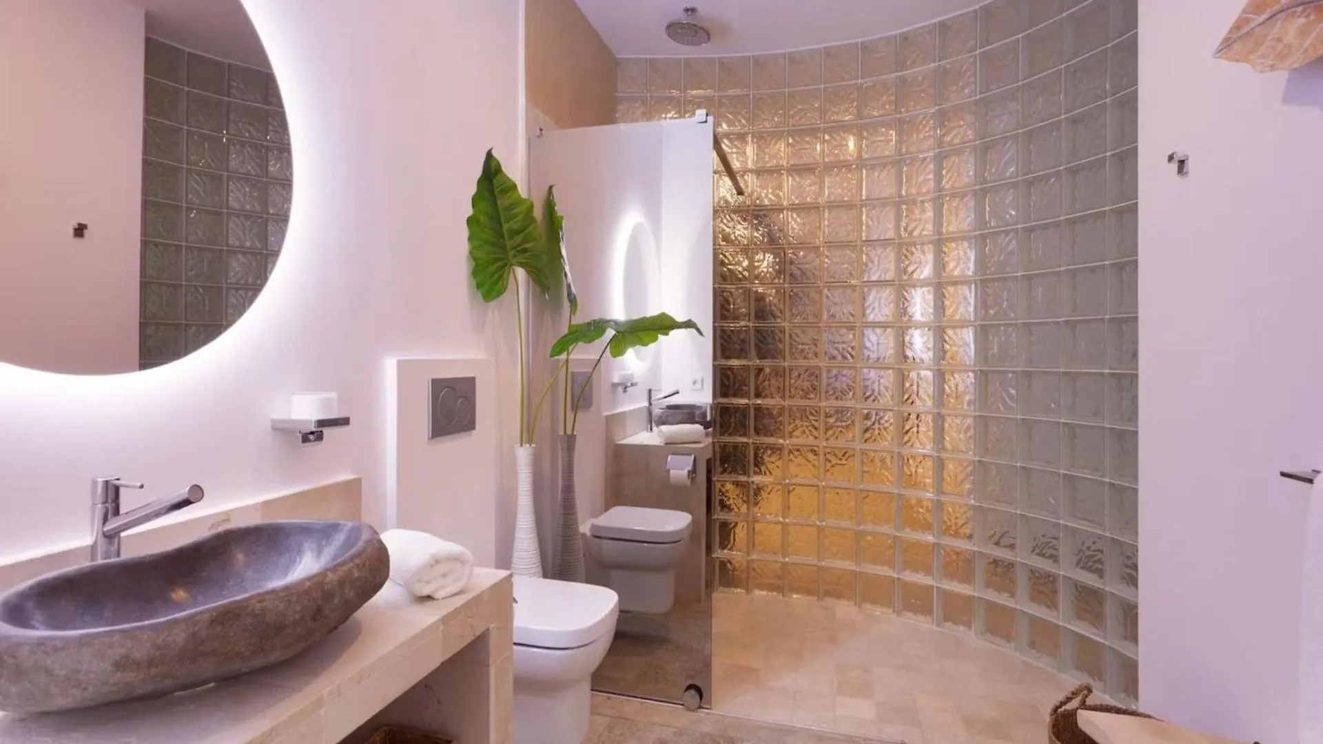 Villa With Salt Water Pool Palma